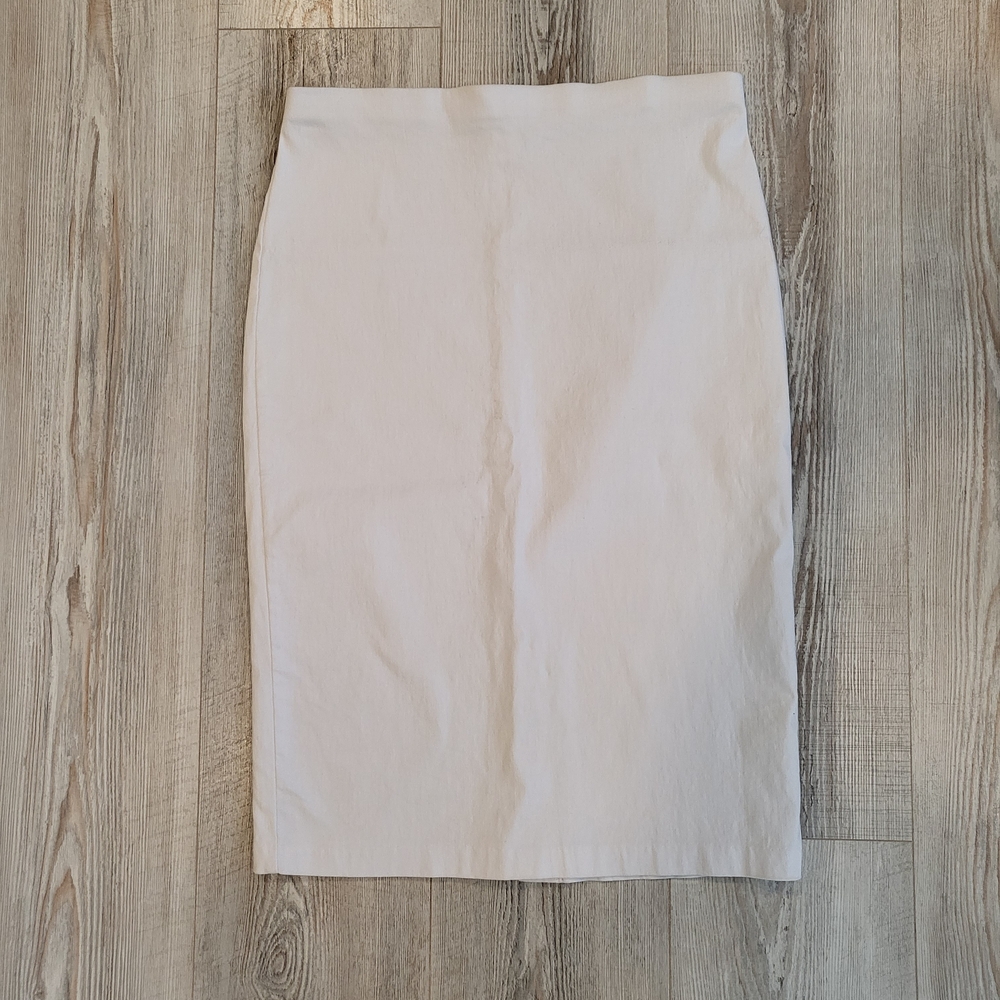 Chic White Midi Skirt